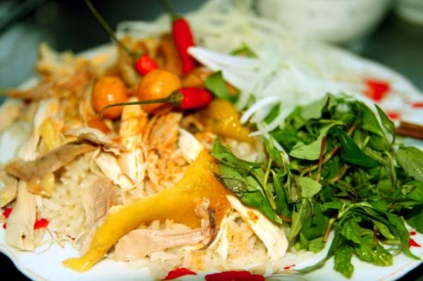 Cơm gà quảng nam đặc sản không thể bỏ qua khi đến Hội An